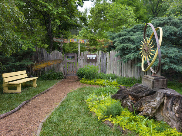 Boxerwood 自然中心儿童游乐步道的图片